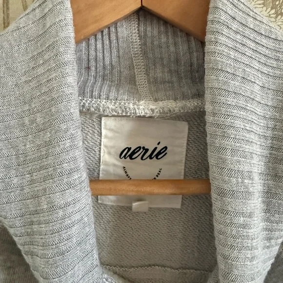 Aerie New Heights turtleneck - Picture 4 of 6